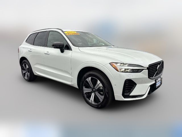 2024 Volvo XC60 Recharge Plug-In Hybrid Plus Dark Theme