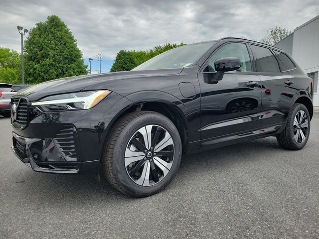 2024 Volvo XC60 Recharge Plug-In Hybrid Core Dark Theme