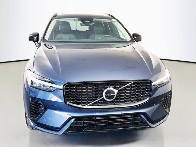 2024 Volvo XC60 Recharge Plug-In Hybrid Core Dark Theme