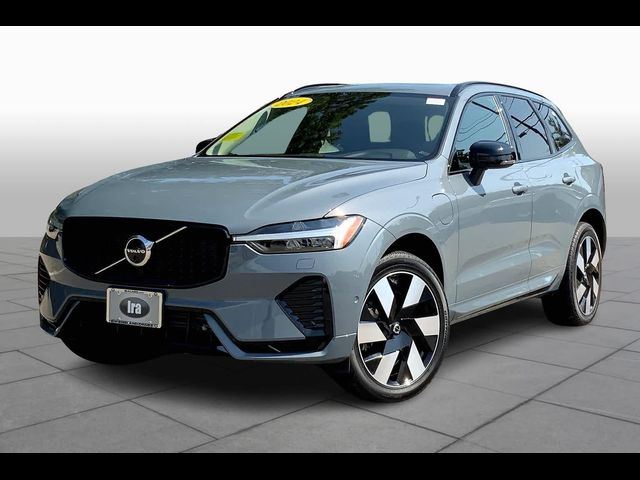 2024 Volvo XC60 Recharge Plug-In Hybrid Plus Dark Theme