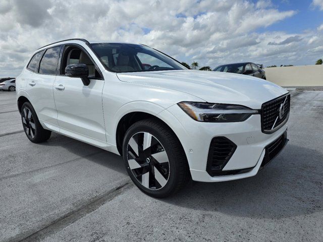 2024 Volvo XC60 Recharge Plug-In Hybrid Plus Dark Theme