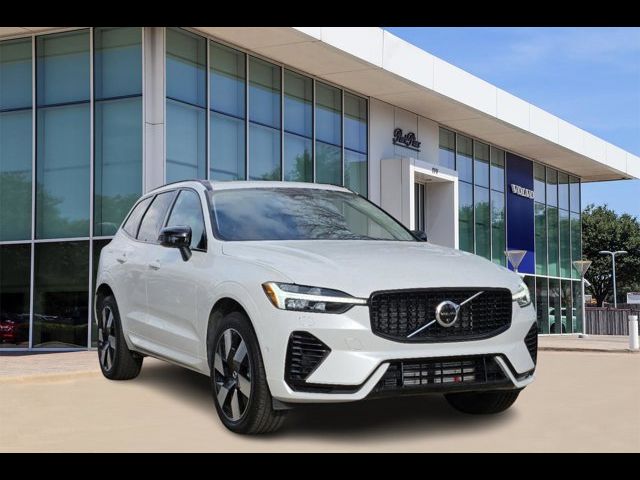 2024 Volvo XC60 Recharge Plug-In Hybrid Plus Dark Theme