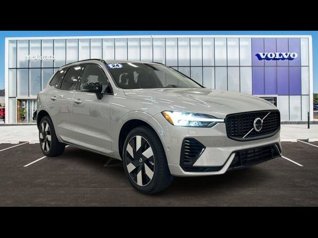 2024 Volvo XC60 Recharge Plug-In Hybrid Plus Dark Theme