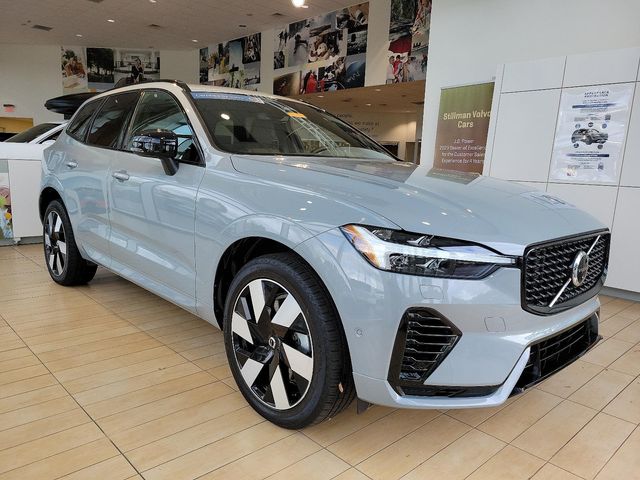 2024 Volvo XC60 Recharge Plug-In Hybrid Plus Dark Theme