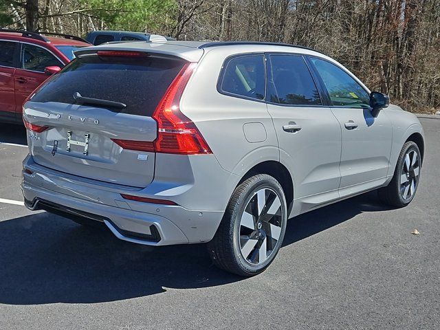 2024 Volvo XC60 Recharge Plug-In Hybrid Plus Dark Theme