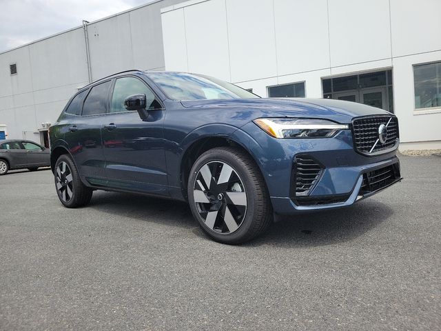 2024 Volvo XC60 Recharge Plug-In Hybrid Plus Dark Theme