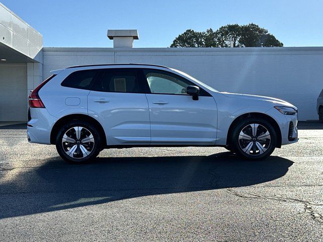 2024 Volvo XC60 Recharge Plug-In Hybrid Plus Dark Theme