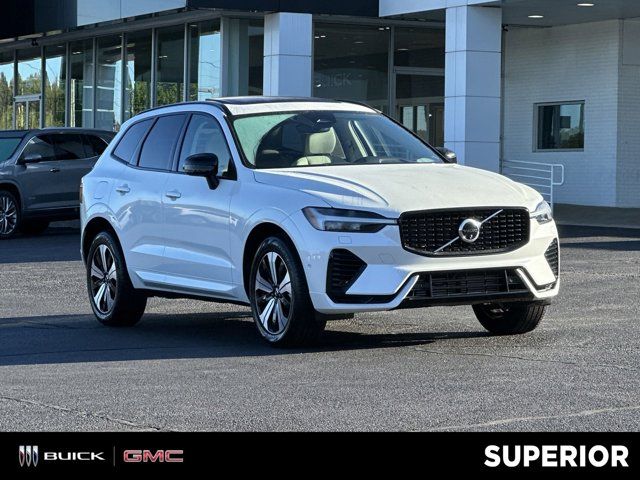 2024 Volvo XC60 Recharge Plug-In Hybrid Plus Dark Theme