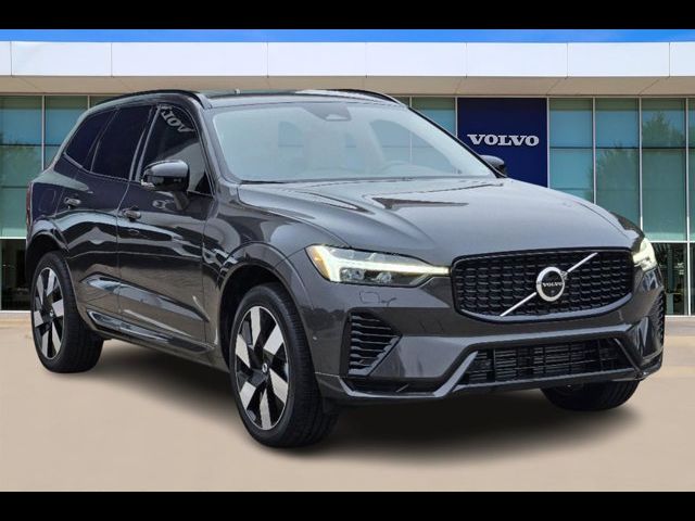 2024 Volvo XC60 Recharge Plug-In Hybrid Plus Dark Theme