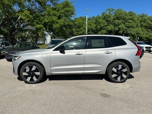 2024 Volvo XC60 Recharge Plug-In Hybrid Plus Dark Theme