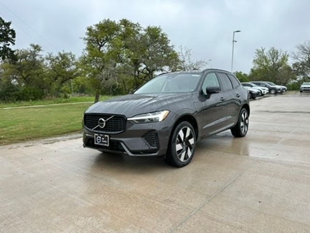 2024 Volvo XC60 Recharge Plug-In Hybrid Plus Dark Theme