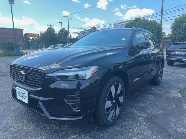 2024 Volvo XC60 Recharge Plug-In Hybrid Plus Dark Theme