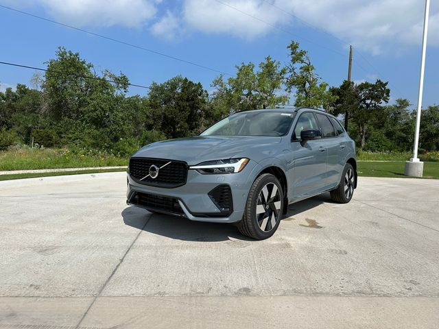 2024 Volvo XC60 Recharge Plug-In Hybrid Plus Dark Theme