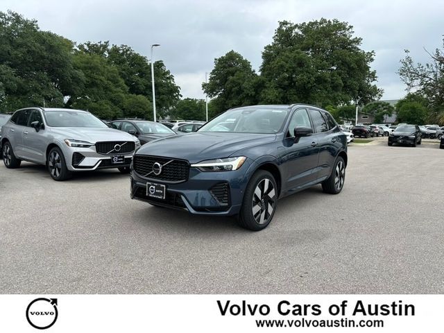 2024 Volvo XC60 Recharge Plug-In Hybrid Plus Dark Theme