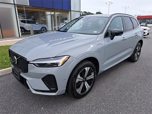 2024 Volvo XC60 Recharge Plug-In Hybrid Plus Dark Theme