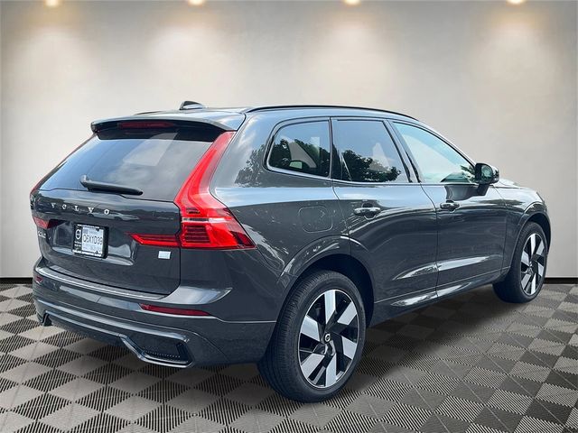 2024 Volvo XC60 Recharge Plug-In Hybrid Plus Dark Theme