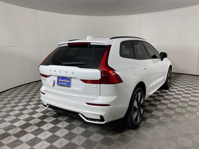 2024 Volvo XC60 Recharge Plug-In Hybrid Plus Dark Theme