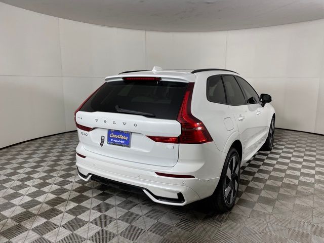 2024 Volvo XC60 Recharge Plug-In Hybrid Plus Dark Theme