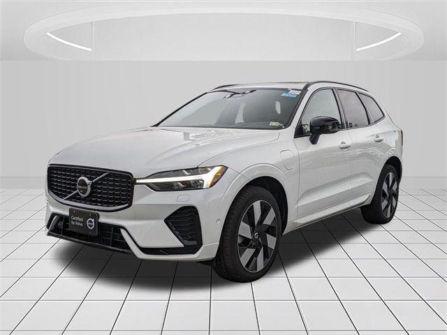 2024 Volvo XC60 Recharge Plug-In Hybrid Plus Dark Theme