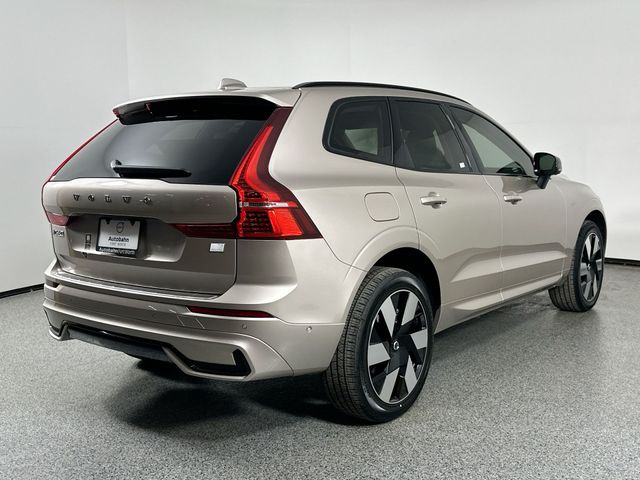 2024 Volvo XC60 Recharge Plug-In Hybrid Plus Dark Theme