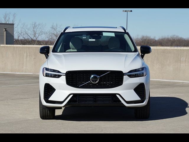 2024 Volvo XC60 Recharge Plug-In Hybrid Plus Dark Theme