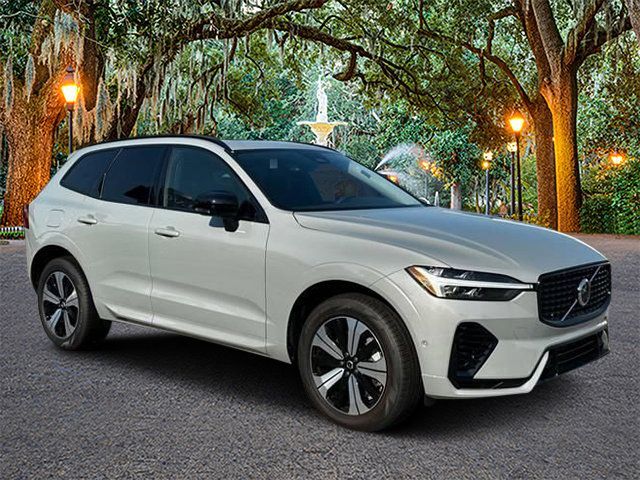 2024 Volvo XC60 Recharge Plug-In Hybrid Plus Dark Theme