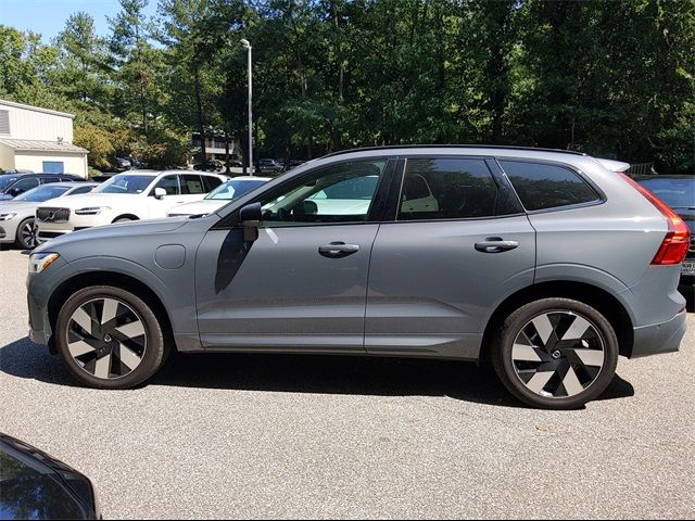 2024 Volvo XC60 Recharge Plug-In Hybrid Plus Dark Theme