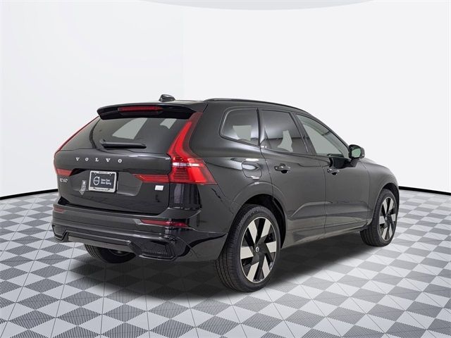 2024 Volvo XC60 Recharge Plug-In Hybrid Plus Dark Theme