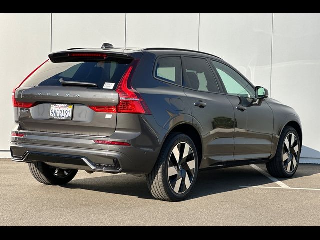 2024 Volvo XC60 Recharge Plug-In Hybrid Plus Dark Theme