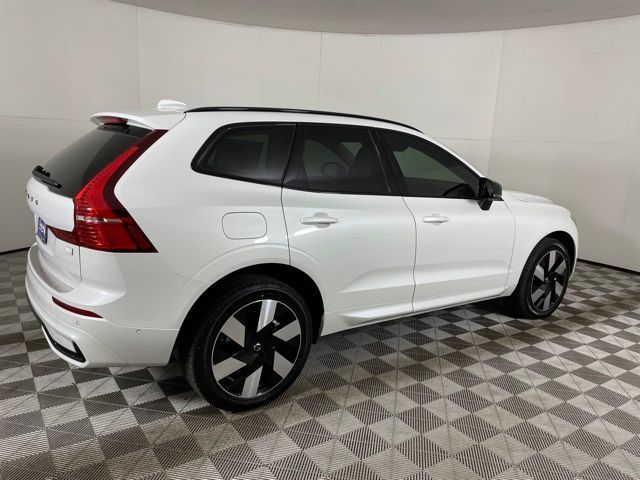 2024 Volvo XC60 Recharge Plug-In Hybrid Plus Dark Theme