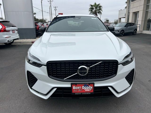 2024 Volvo XC60 Recharge Plug-In Hybrid Plus Dark Theme