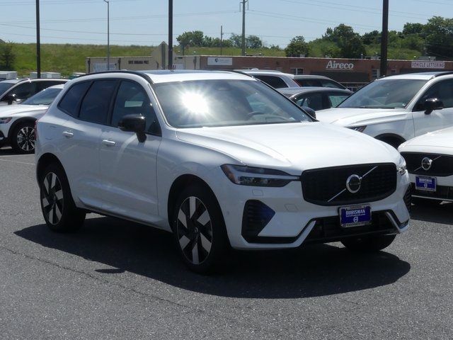 2024 Volvo XC60 Recharge Plug-In Hybrid Plus Dark Theme