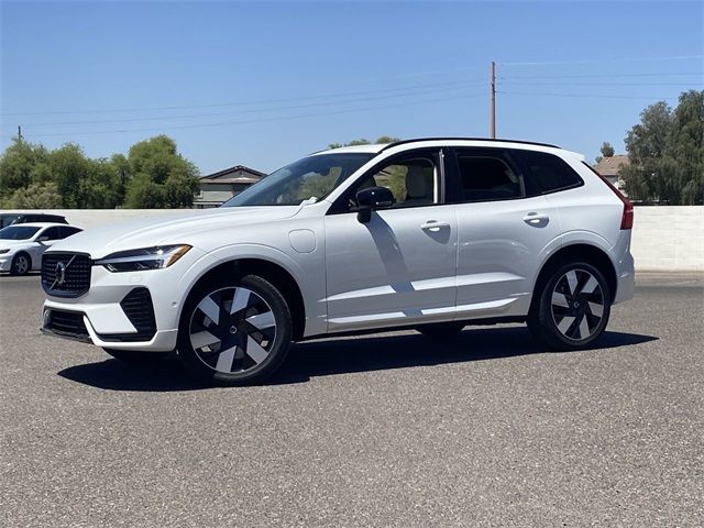 2024 Volvo XC60 Recharge Plug-In Hybrid Plus Dark Theme