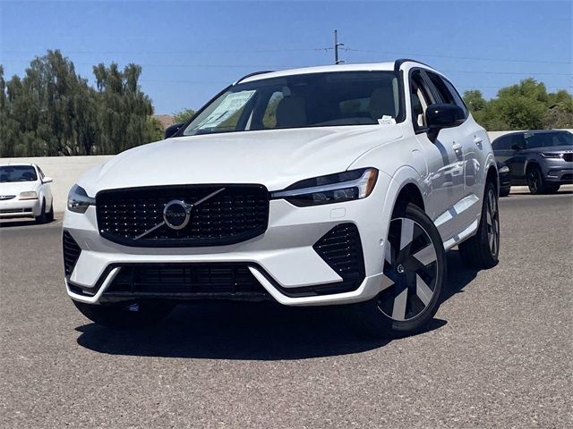 2024 Volvo XC60 Recharge Plug-In Hybrid Plus Dark Theme