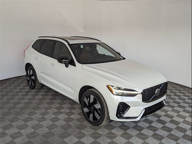 2024 Volvo XC60 Recharge Plug-In Hybrid Plus Dark Theme