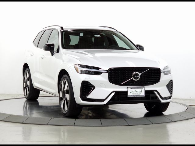 2024 Volvo XC60 Recharge Plug-In Hybrid Plus Dark Theme