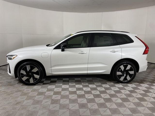 2024 Volvo XC60 Recharge Plug-In Hybrid Plus Dark Theme