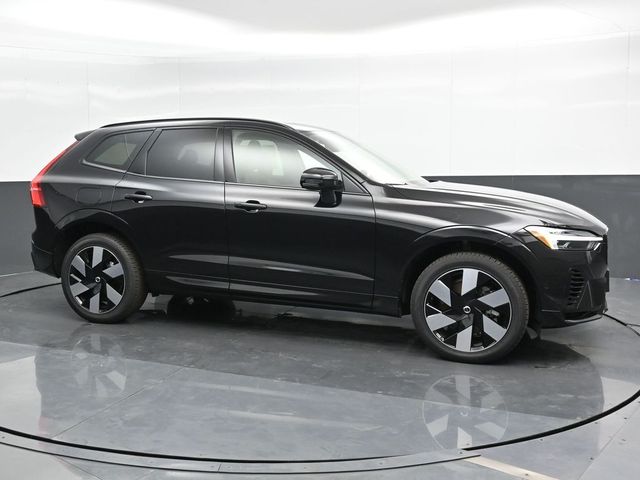 2024 Volvo XC60 Recharge Plug-In Hybrid Plus Dark Theme