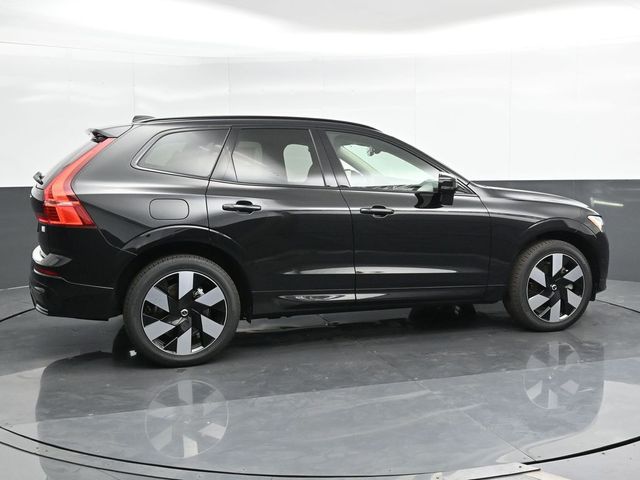 2024 Volvo XC60 Recharge Plug-In Hybrid Plus Dark Theme