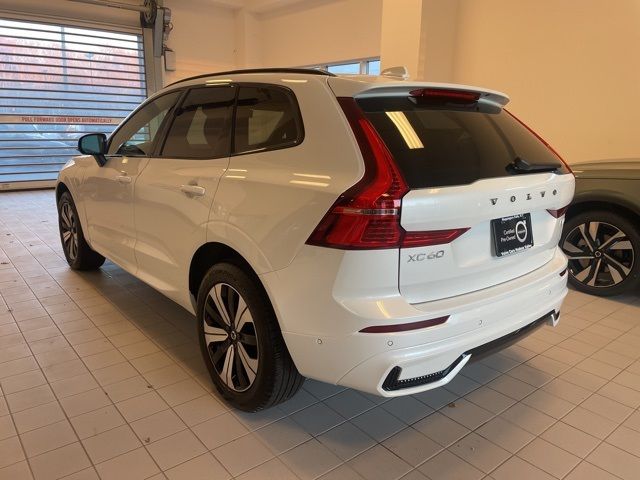 2024 Volvo XC60 Recharge Plug-In Hybrid Plus Dark Theme