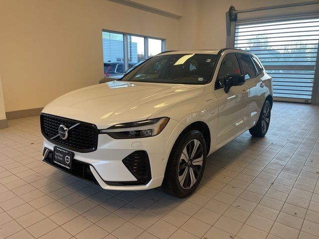 2024 Volvo XC60 Recharge Plug-In Hybrid Plus Dark Theme