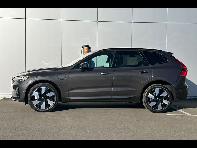 2024 Volvo XC60 Recharge Plug-In Hybrid Plus Dark Theme