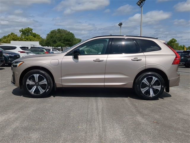 2024 Volvo XC60 Recharge Plug-In Hybrid Plus Dark Theme