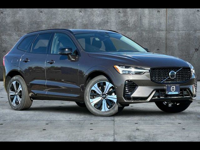 2024 Volvo XC60 Recharge Plug-In Hybrid Plus Dark Theme