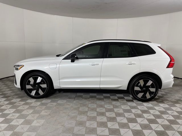 2024 Volvo XC60 Recharge Plug-In Hybrid Plus Dark Theme