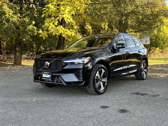 2024 Volvo XC60 Recharge Plug-In Hybrid Plus Dark Theme