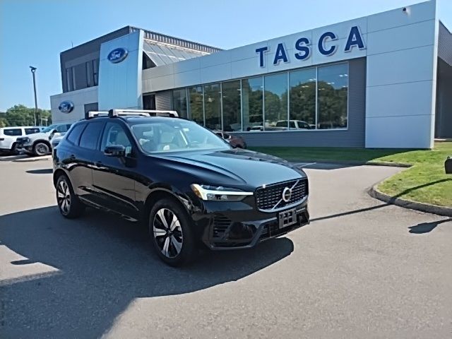 2024 Volvo XC60 Recharge Plug-In Hybrid Plus Dark Theme