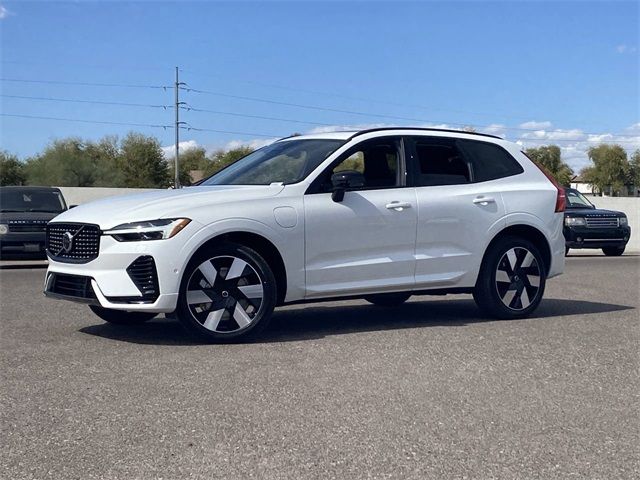 2024 Volvo XC60 Recharge Plug-In Hybrid Plus Dark Theme