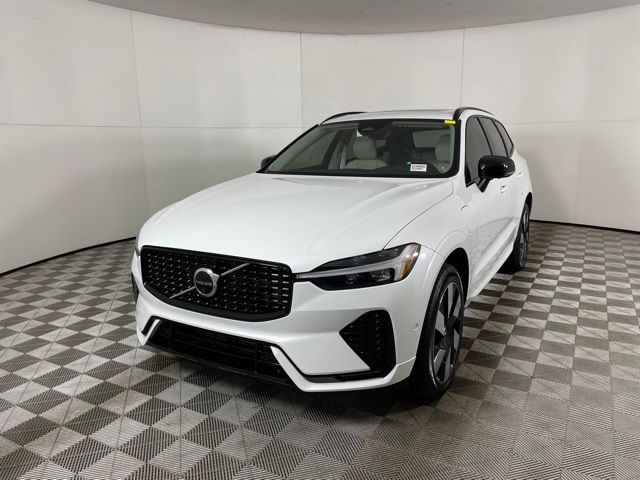 2024 Volvo XC60 Recharge Plug-In Hybrid Plus Dark Theme