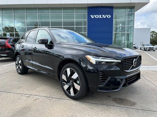 2024 Volvo XC60 Recharge Plug-In Hybrid Plus Dark Theme